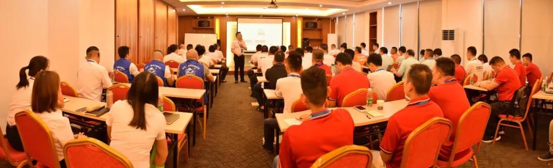 1535422410651987.jpg 萬順叫車-本地司機熟人熟路