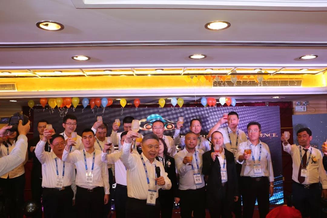 1539682175350078.jpg 萬順叫車-本地司機熟人熟路