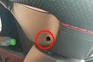 交警提醒：方向盤(pán)下有個(gè)小機(jī)關(guān)，作用很大！