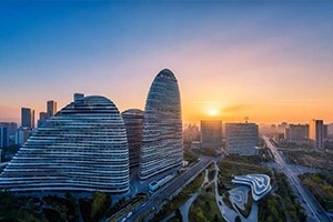 今天，致敬改革開(kāi)放，致敬我們共同奮斗的四十年