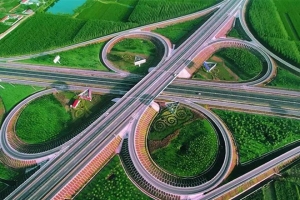 高速公路上如何安全行駛？看完這些指南讓你心不慌