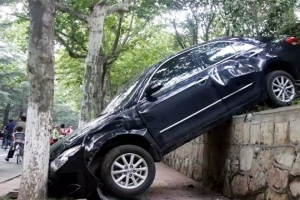 汽車剎車失靈前的4個(gè)征兆，記住了關(guān)鍵時(shí)候能保命！