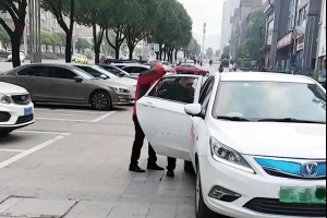 從自主創(chuàng)業(yè)到萬順叫車司機(jī)共創(chuàng)人，換個(gè)舞臺(tái)堅(jiān)持優(yōu)秀